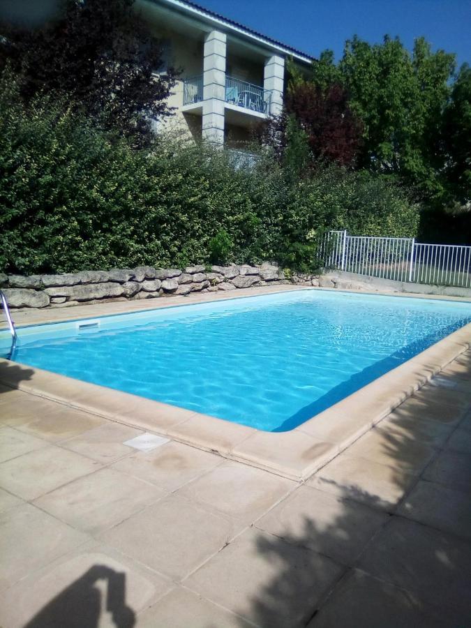 Appartement 1 Chambre Avec Piscine Юзес Экстерьер фото